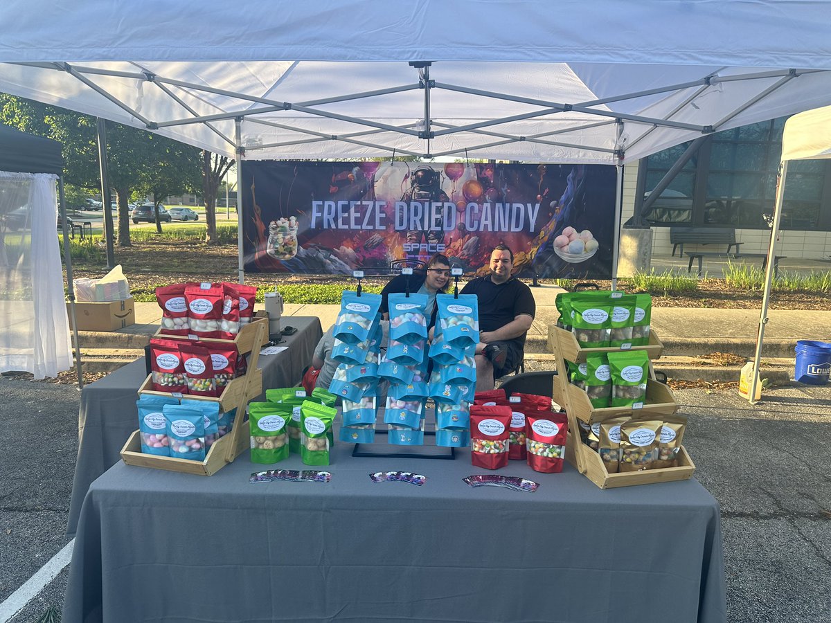 SpaceCityCrunch's tweet photo. Join us this Saturday April 28th @FarmMktImperial from 9am - 1pm to be one of the first to try these Cosmic Moon Clouds!  Explore our other interstellar #freezedried #candy treats on our website!  Message us for custom orders!  

Order Now: https://t.co/DhJgZkh6Qj https://t.co/3vwKHeziEU