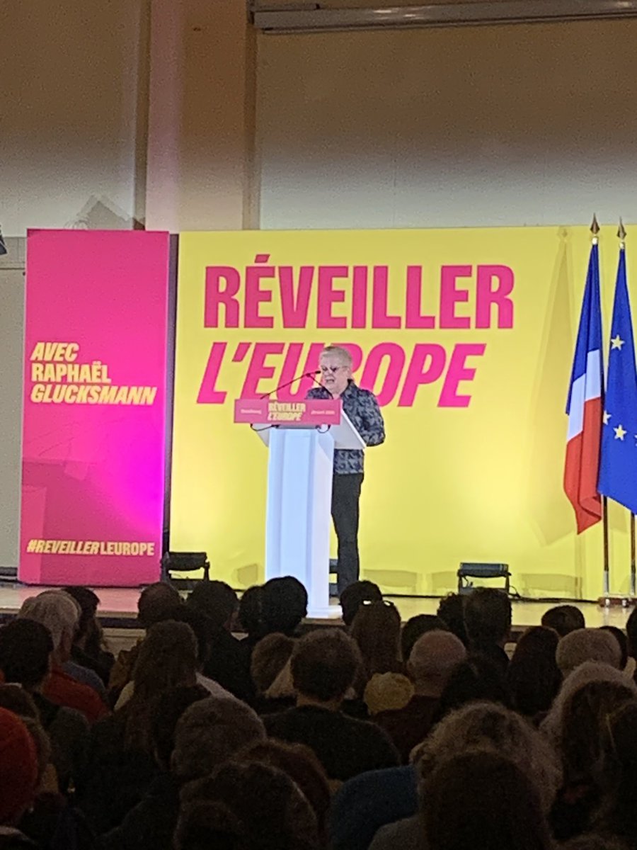 600 personnes a la salle de la Bourse #Strasbourg pour soutenir avec @CatTrautmann la liste #Reveillerleurope avec @NicolasSchmitEU @CelineGeissmann @AuroreLalucq