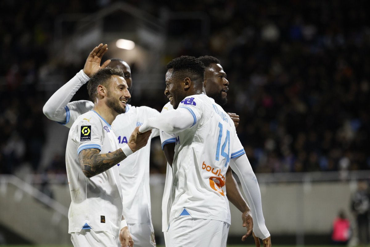 Clauss de retour, Moumbagna aligné... Découvrez le onze de départ des Olympiens 👉 l.laprovence.com/eSFn #OM #TeamOM #OMOGCN