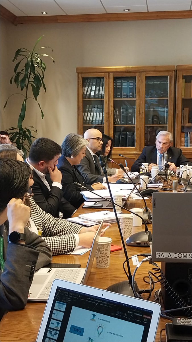 <a href="/fenassap/">FENASSAP</a> se hace presente, en representación de la defensa de l@s trabajador@s, ante un nuevo intento de desviar la finalidad de la Ley #40Horas por citación a declarar a <a href="/jeannette_jara/">Jeannette Jara Román</a> <a href="/MintrabChile/">Trabajo y Previsión Social</a> y <a href="/pzenteno01/">Pablo Zenteno Muñoz</a> <a href="/DirecDelTrabajo/">Dirección del Trabajo</a> por dictámenes interpretativos de Ley.