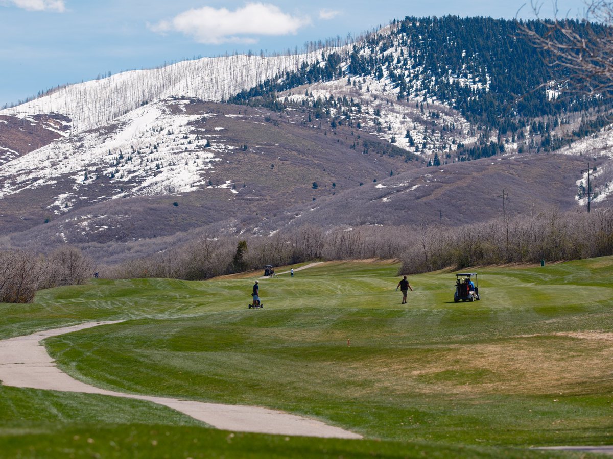 Municipal golf in the mountains