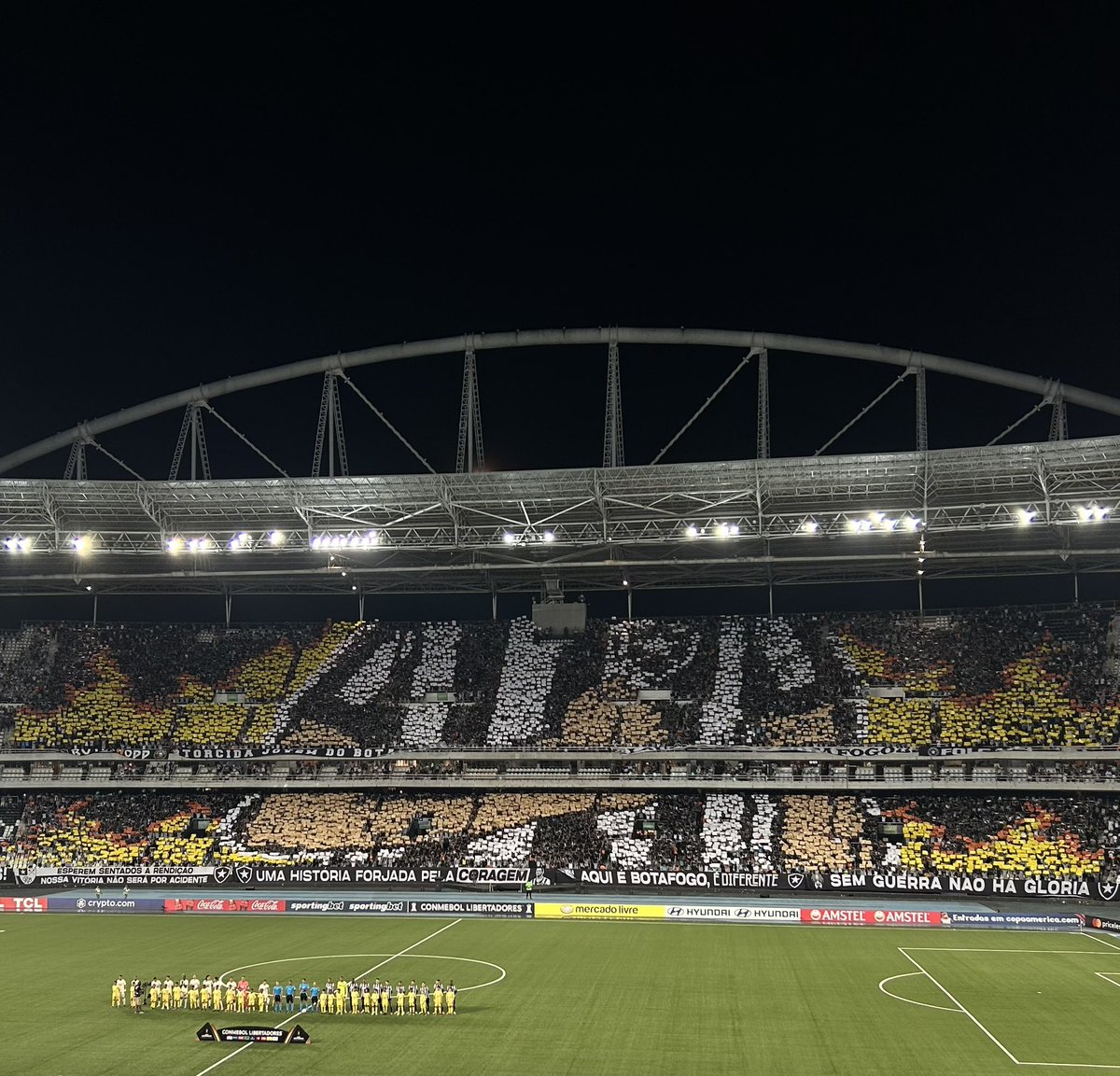 MovNacag's tweet image. Uma história forjada pela CORAGEM.

A Coragem de Heleno de Freitas para desafiar o status quo, coragem para fazer um mosaico às 19 horas e grandes ações na arquibancada quando parte dos torcedores estão desconfiados.

Nós (todos nós) somos o BOTAFOGO que sonhamos.