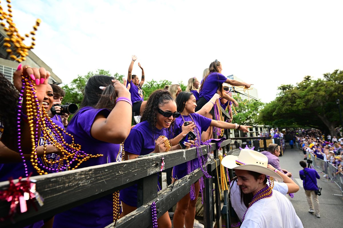 LSUgym tweet picture