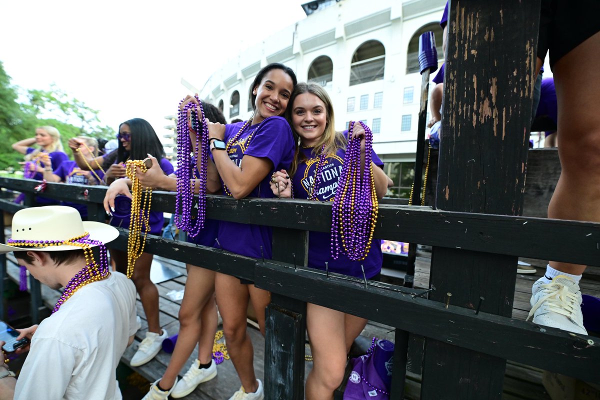 LSUgym tweet picture