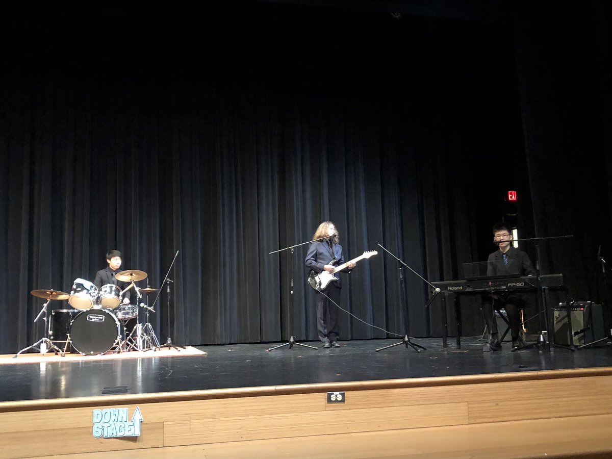 The @HaltonLearnFDN Students in the Spotlight featured, among others, a great new @AbbeyParkHS student band 🎸 🥁 🎹 Nicely done! Really enjoyed your performance!