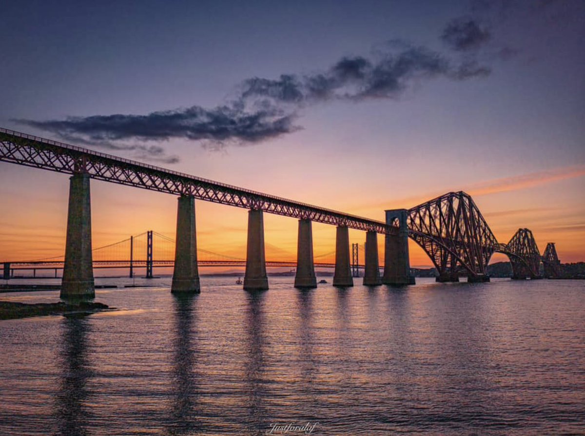 🌉 Our Forth Bridges in Spring - a series of images from local residents and visitors, each of which captures unique elements or perspectives of these iconic structures.
🌉  Visit the Bridges | theforthbridges.org
#ForthBridges #VisitScotland #ForeverEdinburgh #LoveFife