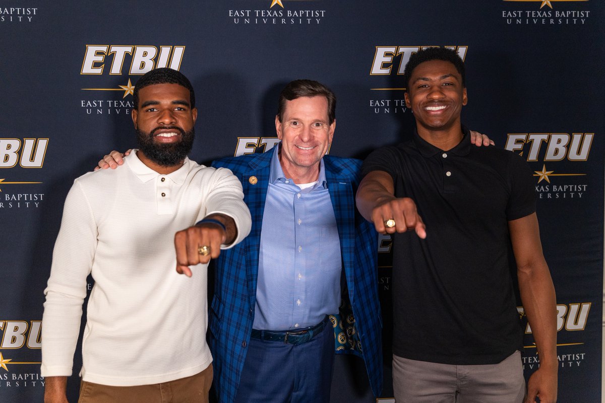 ETBU's tweet photo. Ring szn 💍 https://t.co/E7qexc7yQQ