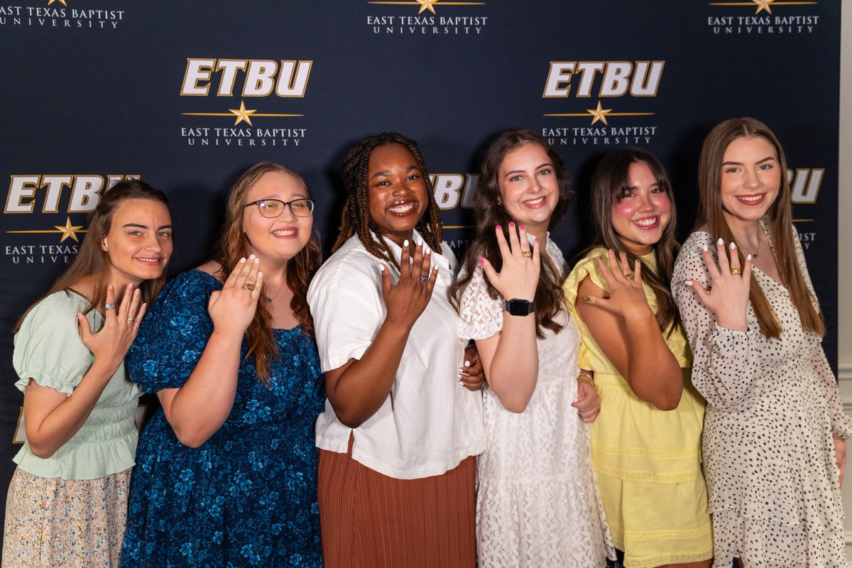 ETBU's tweet photo. Ring szn 💍 https://t.co/E7qexc7yQQ