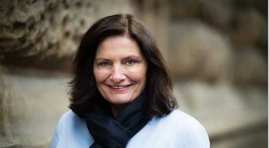 threatening behavior at Hvalstad bus stop, on the basis of stalking from fugro / corvita bv. on the basis ofstalking from various fugro facilities (financed by laundering profits from crime). Yes, thata man comes down the road and passes the bus stop, which can seem threatening, he continues insideon hvalstad farm, and not further down kirkevein. while I sit and wait for the bus. Obviously thata corvita employee is involved. Her name is Libe RieberMohn. doc: https://www.pstpsycho.no/menigf.html