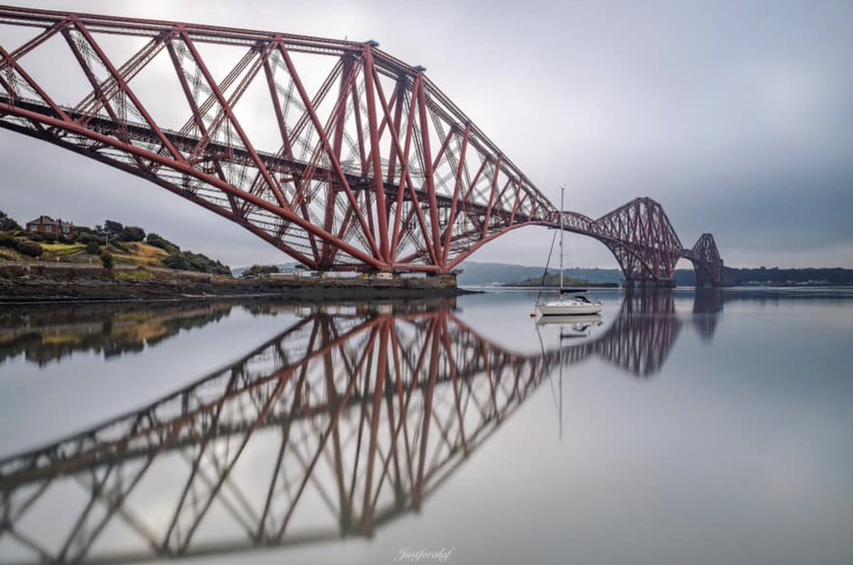 🌉 Our Forth Bridges in Spring - a series of images from local residents and visitors, each of which captures unique elements or perspectives of these iconic structures.
🌉  Visit the Bridges | theforthbridges.org
#ForthBridges #VisitScotland #ForeverEdinburgh #LoveFife