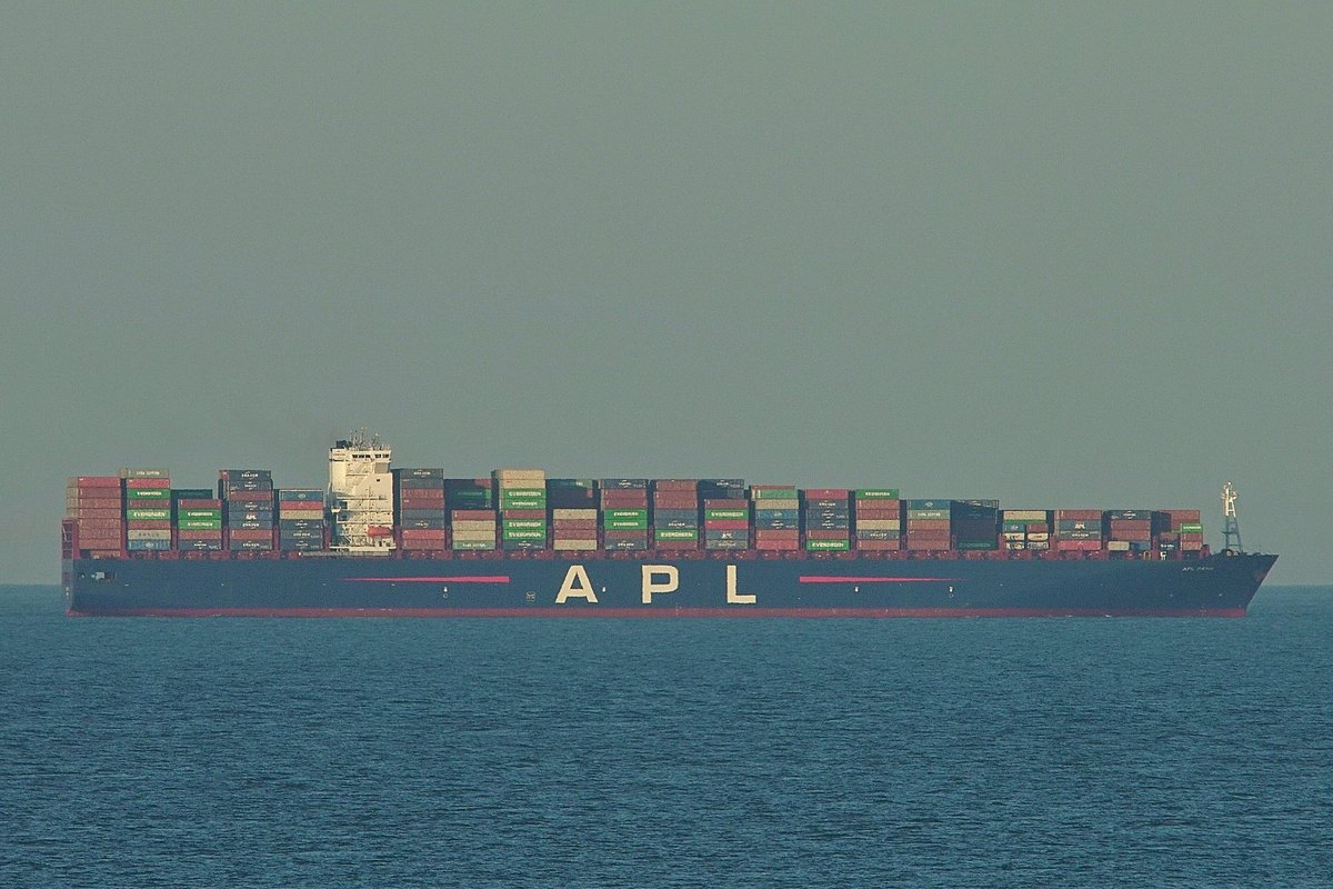 The APL PARIS, IMO:9601302 en route to Savannah, Georgia USA, flying the flag of Singapore 🇸🇬. #ShipsInPics #ContainerShip #APLParis