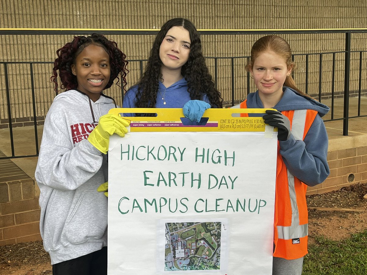 hickoryschools's tweet image. Beautiful day for a campus clean up at Hickory High! Thanks to Keep Catawba County Beautiful for supplies and our Maintenance team for breakfast. Shoutout to admin services &amp;amp; AP students! #CommunityEffort #CleanUpDay 🌟🍃 @HPSCaretakers