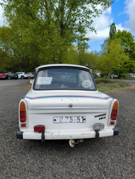 東ドイツ時代のサテライト クラシック カー | €1,700