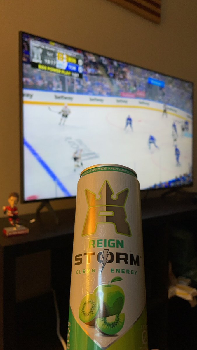 Shoutout to @ReignBodyFuel for getting me through these 10 PM ET puck drops 🤝