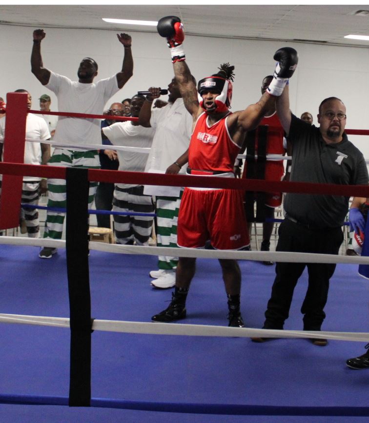 Jay-Z donates boxing ring for Mississippi inmates trib.al/4PLA66P