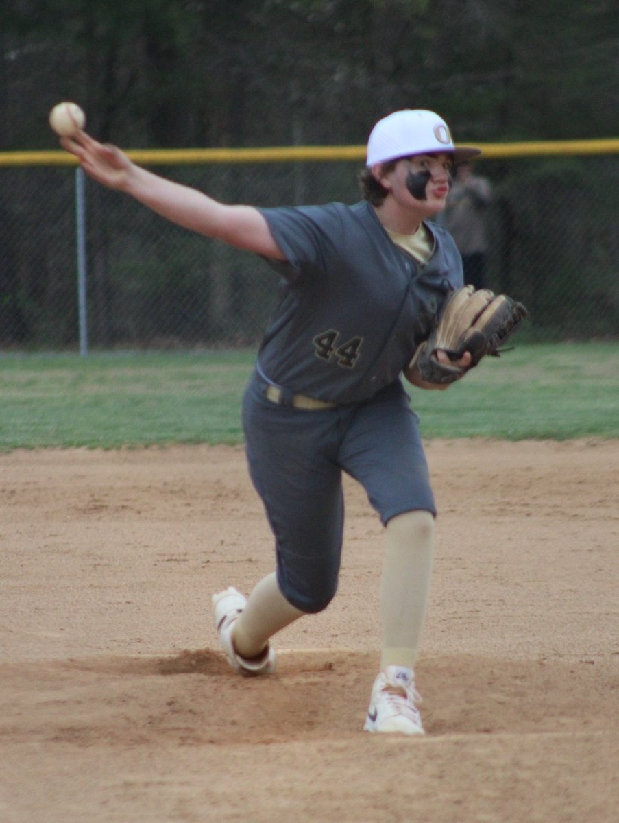 Talk_2_Da_Paw's tweet photo. @shawnbaker_44 sparkled on the diamond  tonight and dominated from the mound as he had a stellar pitching performance that led the Oak Knoll Knights to victory.  #GO44 @KathyPalmerSmi1 https://t.co/2junQd1Ly5