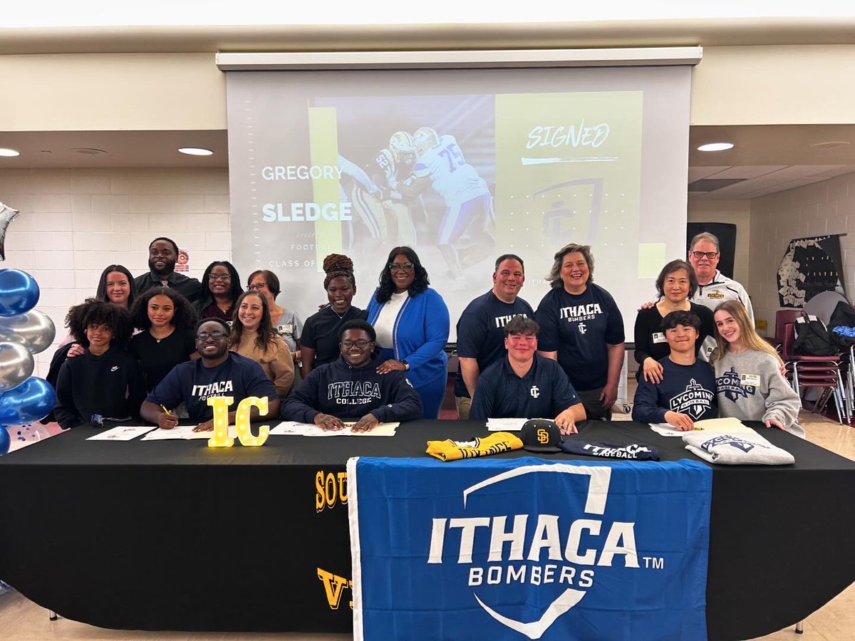 Congratulations to our Vikings who celebrated their college signings today at SBHS : Aaron Perna (Baseball, Lycoming), Ethan Fantel (Baseball, Ithaca), Matt Pierre & Greg Sledge (Football, Ithaca). We are so excited for all of you! #ForeverVikings ⚾️ 🏈