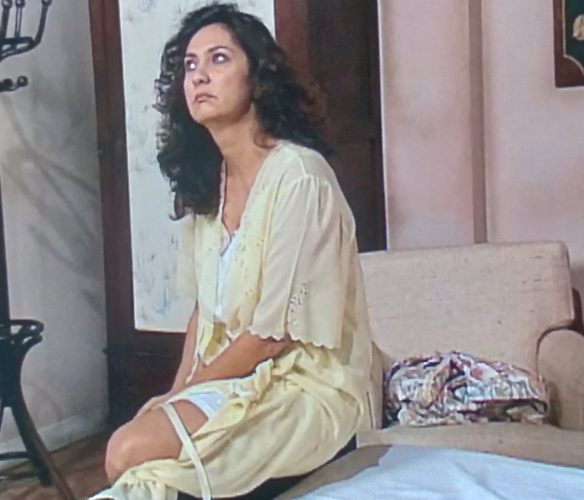 AlineRose1983's tweet photo. Quando digo que a Eliane nunca teve uma fase feia na vida, eu posso provar!
#Isaura
#Felicidade https://t.co/7AKxvKXuLd