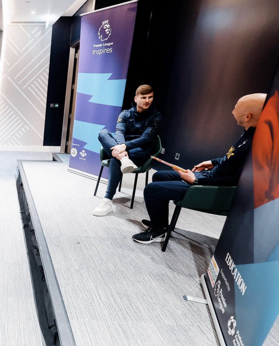 Hoje, Timo Werner juntou-se aos estudantes de uma escola local no Tottenham Hotspur Stadium para celebrarem e concluírem o programa de desenvolvimento pessoal #PLInspires.

“Falamos muito sobre ser positivo, aproveitar a vida, ser você mesmo e cuidar de si mesmo.”