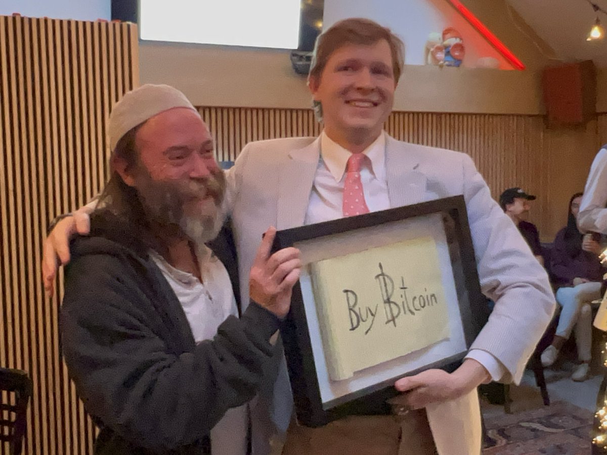 PubKey's tweet photo. Congratulations to Justin, A.K.A. Squirrekkywrath, winner of the #BitcoinSignGuy auction for 16 #BTC. 🏆
@tpacchia Get this man a Whale! 🐳 https://t.co/DPpczcEzkJ