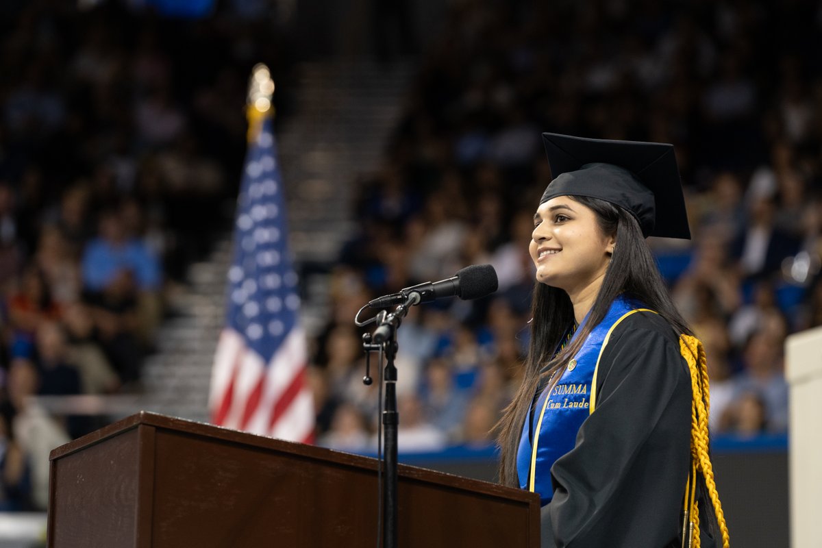 🎤 Attention all soon-to-be UCLA College graduates! 🎓 Apply to be a student speaker or singer at commencement! Speaker applications are due Friday, 5/03 at 11:59 PM PST; singer applications are due 5/15 at 11:59 PM PST.🌟 ucla.in/3UowJAv #UCLA2024 📸: David Esquivel/UCLA
