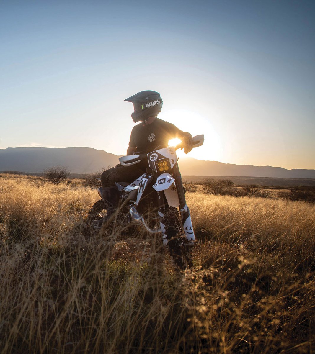 skdamoto's tweet photo. You're never alone when you're on two wheels

Turn your ride into a work of art at https://t.co/WXfz8sDDBx 🛒

#husqvarna #skda #unique #style #create #art #design #lifestyle https://t.co/DuMpwXbLQf