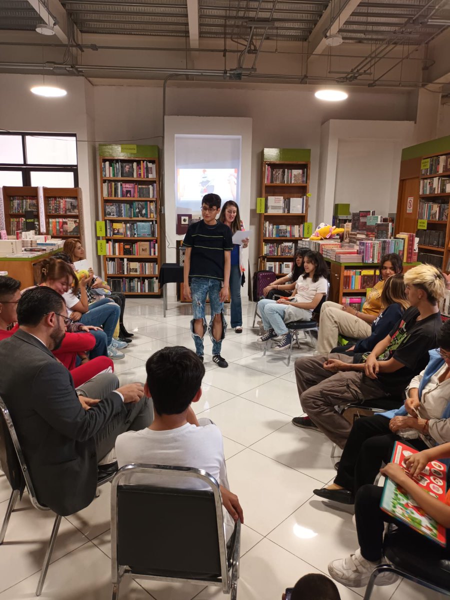 Recuerda que nos acompañará Pina pepina la cuenta cuentos más fina el último miércoles de cada mes, te encantará!
Hoy nos divertimos, usamos la realidad aumentada, actuamos, leímos y aprendimos sobre Don Quijote de la mancha. <a href="/FCEMexico/">Fondo de Cultura Económica</a>  <a href="/LibreriasEducal/">libreriaseducal</a>