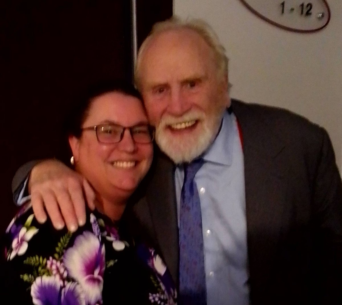 I met James Cosmo this evening, what a legend!!! I asked him about his episode of Minder, he remembered it fondly, loved working with Dennis and George and misses Dennis a lot. He has his own scotch now, which is lovely 🥃<a href="/MrJamesCosmo/">James Cosmo MBE</a> <a href="/MinderPodcast/">The Minder Podcast</a>