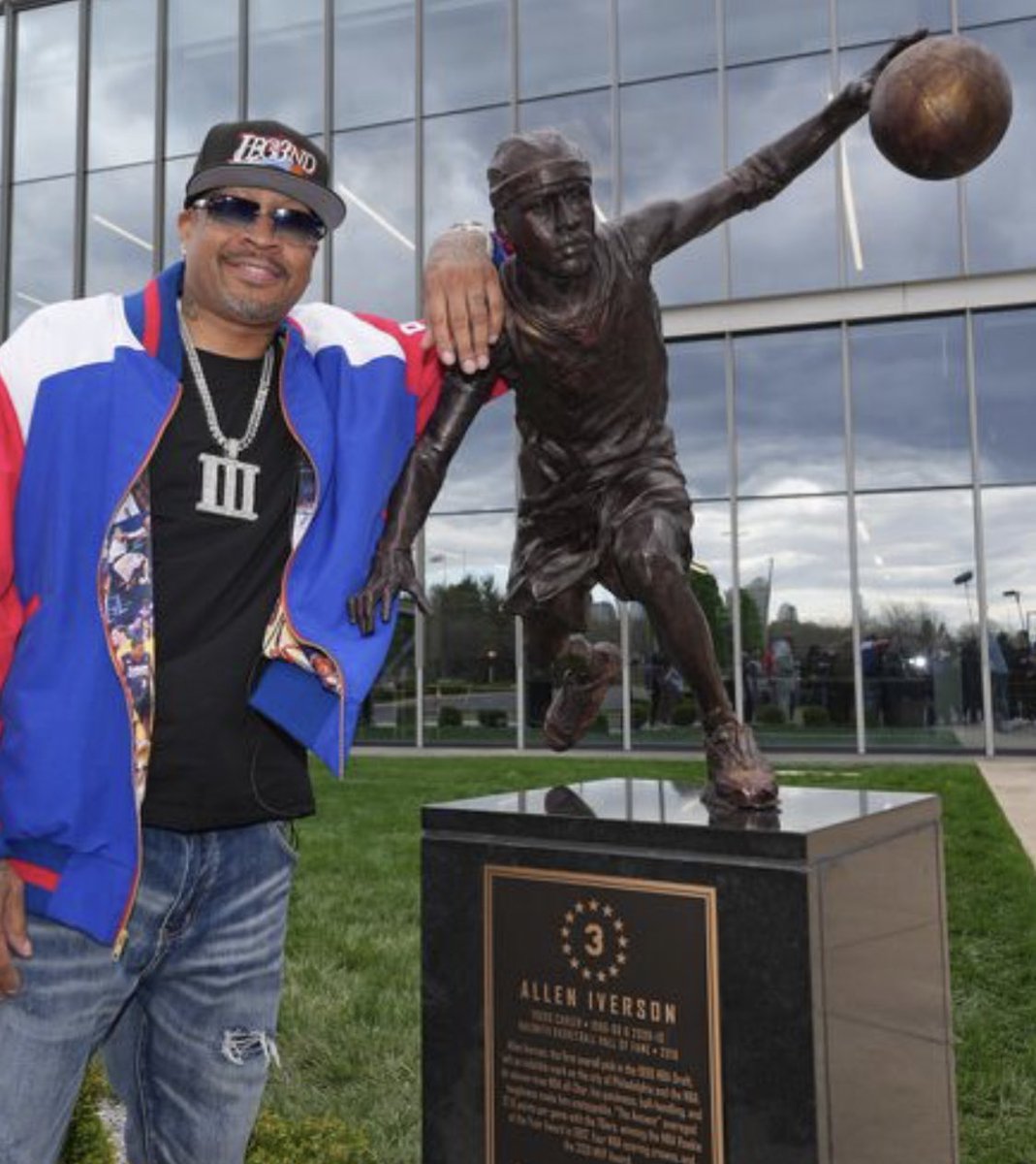 TLCDADDY77's tweet photo. @BarstoolBigCat Allen Iverson gets a redo on his miniature statue https://t.co/tIdKb64j6O