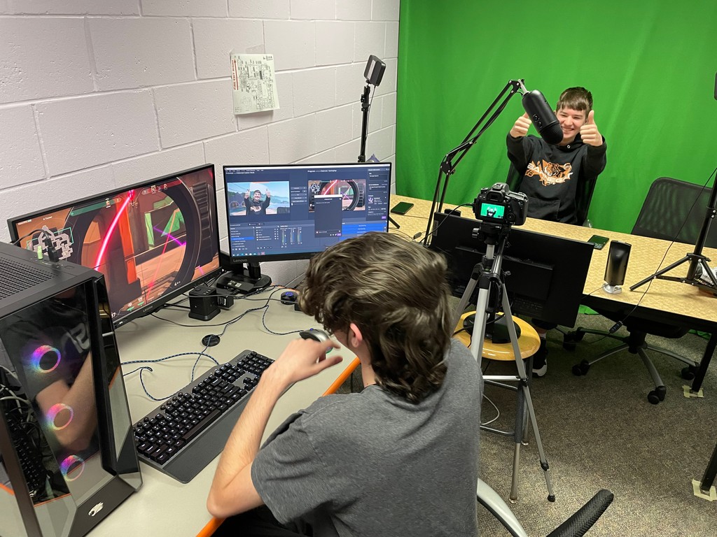 Spent the day following Coach Sellers & the Lady Bengals #esports program! Feature on Coach Sellers, the Pacinator, & the rest of the program coming soon! #esportsedu #nj #newjersey #education