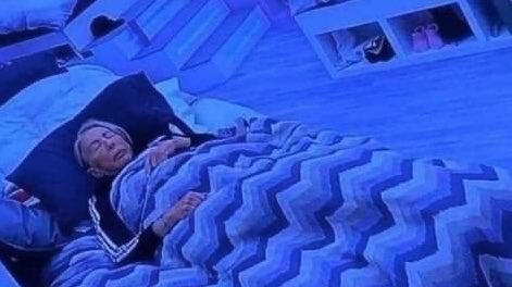 “Cualquier cosa avisame”
Yo con mi celular en silencio: