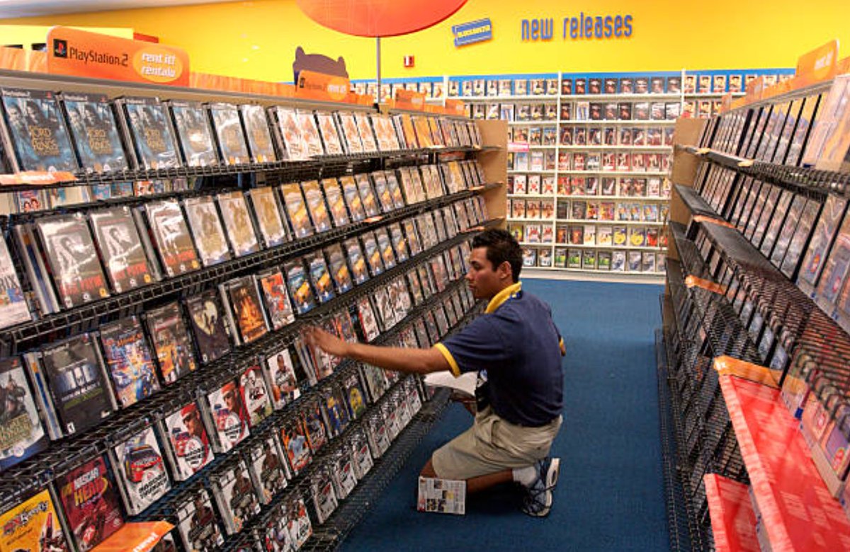 ObsoleteSony's tweet photo. This pic hits me with a real mix of happiness and sadness. https://t.co/7kG1wFydWz