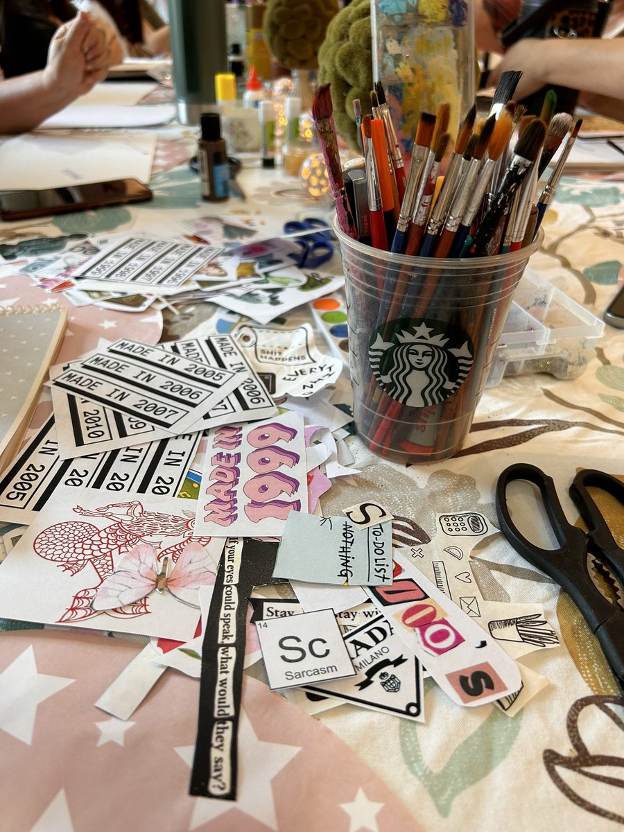 MartinaGorocito's tweet photo. hola cordobita! este sábado estoy haciendo un taller de arte terapia de JOURNALING. De 17 a 20 hs, todos los materiales incluidos (pinturas, stickers, acuarelas, washis, dijes, brillantina y mucho más) Solo tenes que llevar un cuaderno! me ayudarían mucho dando RT 🙏🏽 https://t.co/knmcwOqgNr