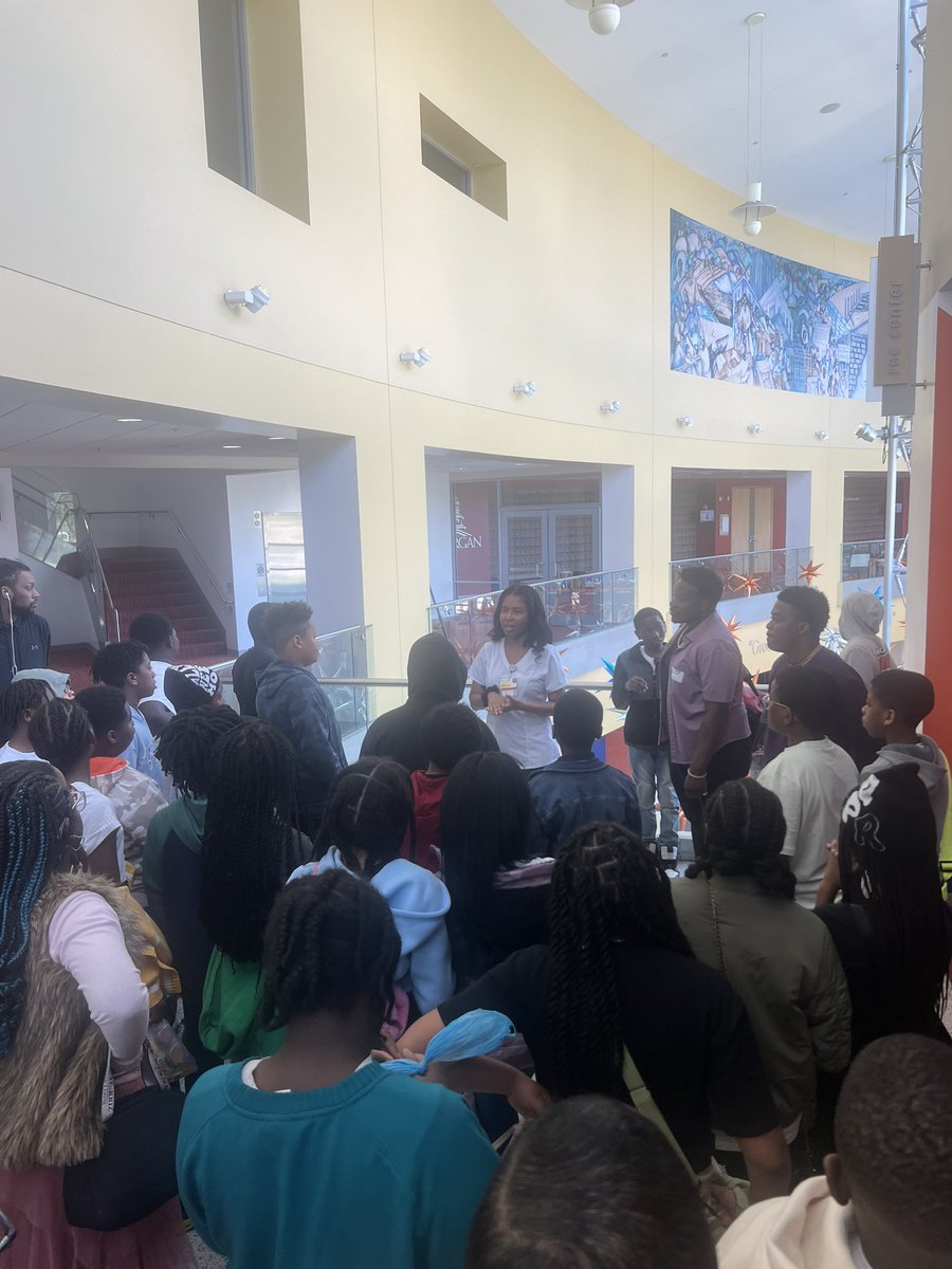 Mr. Perry tweet media