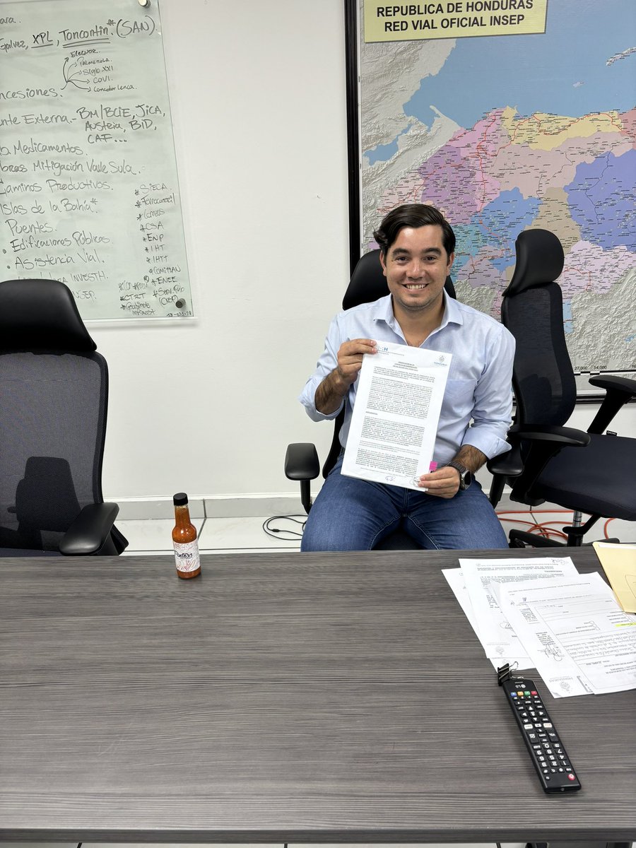 🚨ATENCIÓN 🚨

Firmado ✍️ : Contrato Modificación final de la III Etapa del Bulevar de 4 carriles (incluye puente) de la ciudad de Comayagua ⛪️

 Priorizada por la Presidenta <a href="/XiomaraCastroZ/">Xiomara Castro de Zelaya</a> a ejecutarse por <a href="/SITHonduras/">Secretaría de Infraestructura y Transporte</a> 
#XiomaraSiCumple