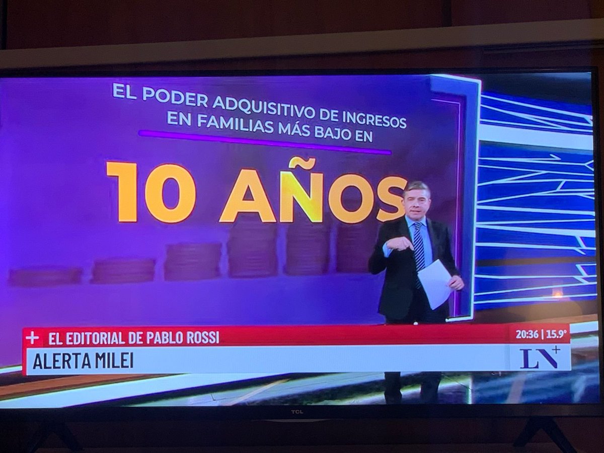marianoobarrio's tweet photo. Bien Pablo Rossi te despertaste! 
Ahora empezas DESCUBRIR que fue licuadora y no motosierra. Indigna que haya periodistas que no puedan tener la LIBERTAD interior para informar en tiempo real y avisarle a la ciudadanía que se va a comer un garrón llamado Milei. YO DIJE LA VERDAD https://t.co/0TVA5Dr0oj