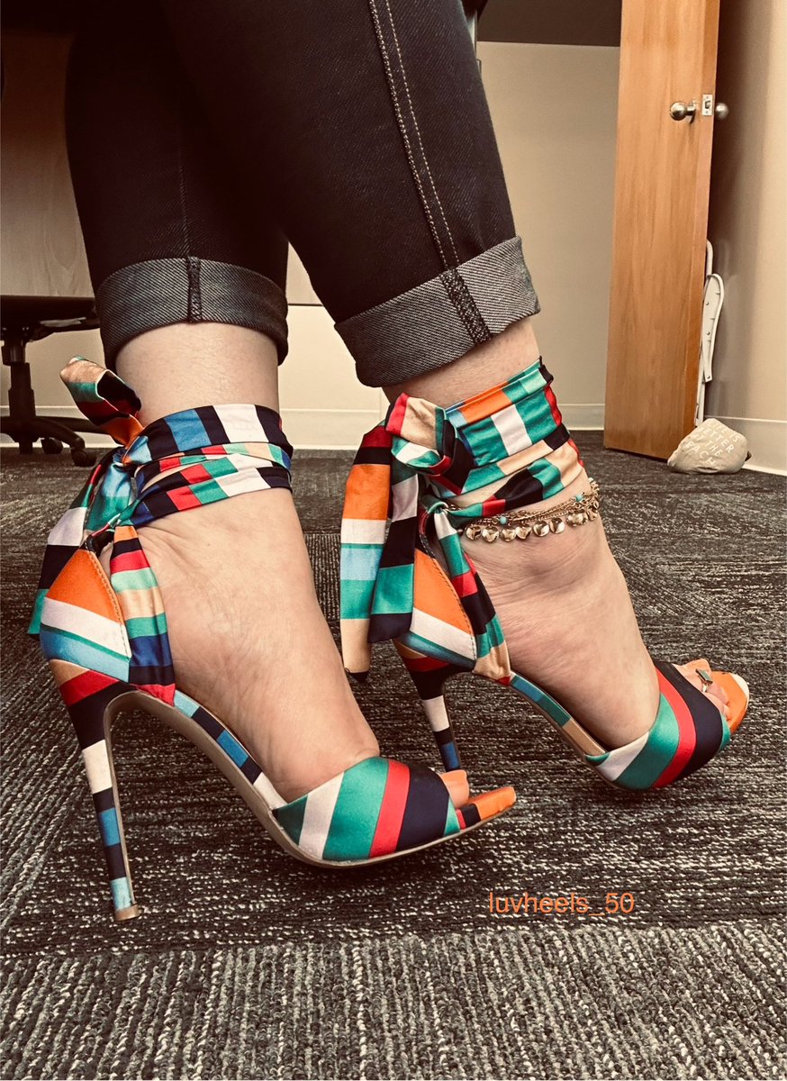 #luvshoes #highheels #Wednesday #officeheels #stilettos #toes #shoes #heels #jeans