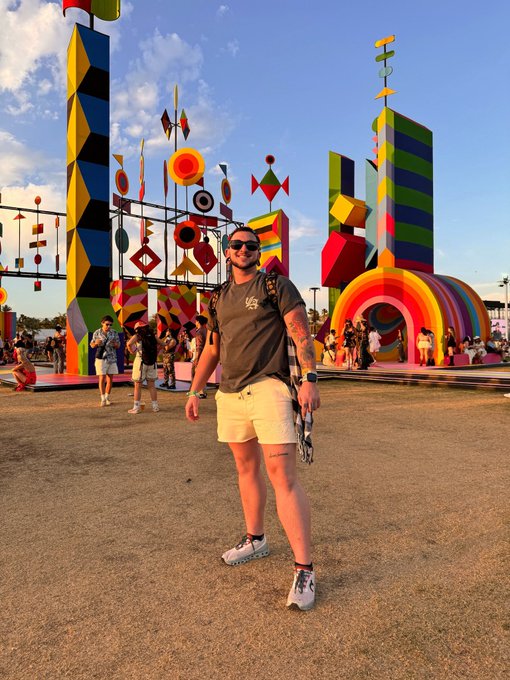 dancing in the desert 🎡☀️🌴 #coachella https://t.co/RpDlkHSgzC<a href="/tag/coachella"class="tags">#coachella</a>