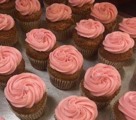 sammis_stuff's tweet photo. SCRUMPTIOUS STRAWBERRIES are filling the stores right now &amp; what a great time to make Gluten Free Strawberry Scones or Strawberry Cupcakes for your family. #glutenfreebaking #gloutenfree #glutenfreecupcakes https://t.co/34EnPB032x