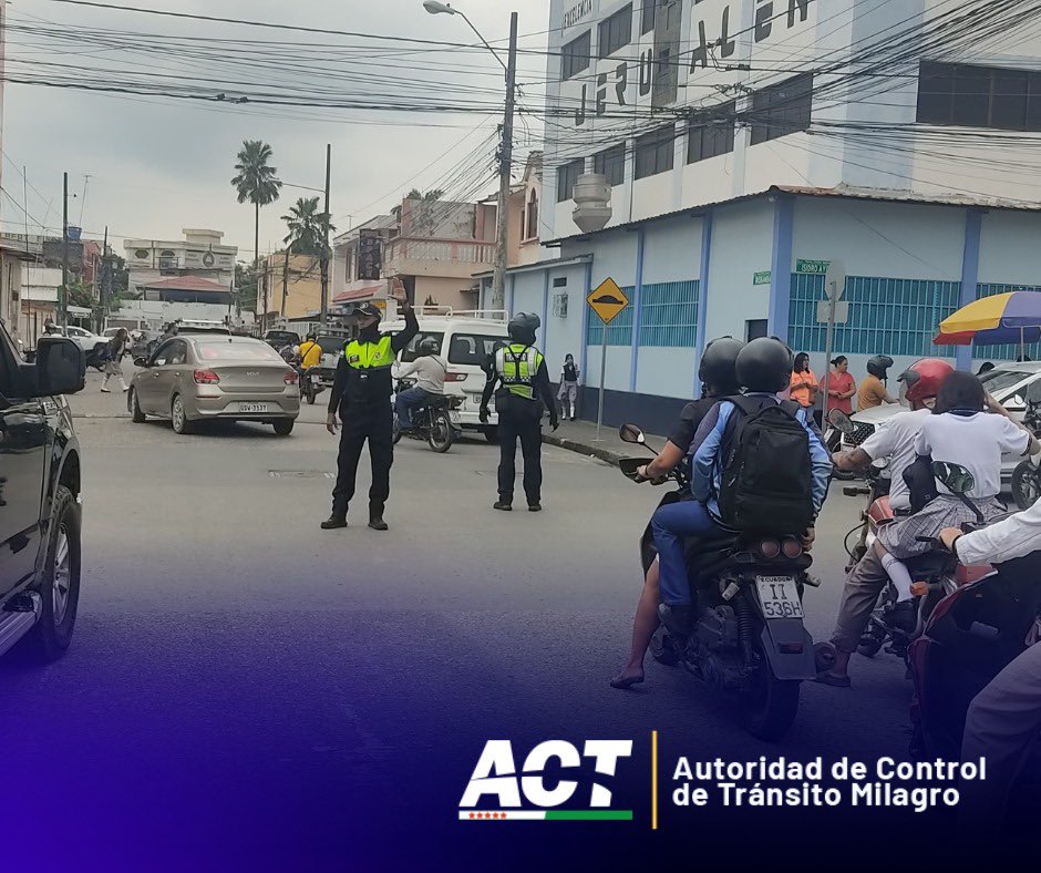 ACTMilagro's tweet photo. #ACTinforma
Agentes civiles de tránsito se aseguran de brindar un tráfico fluido en los exteriores de las instituciones educativas. 
#educacionentransito
#acteduca
#pilasconlavelocidad https://t.co/DaM1ZjV3uS