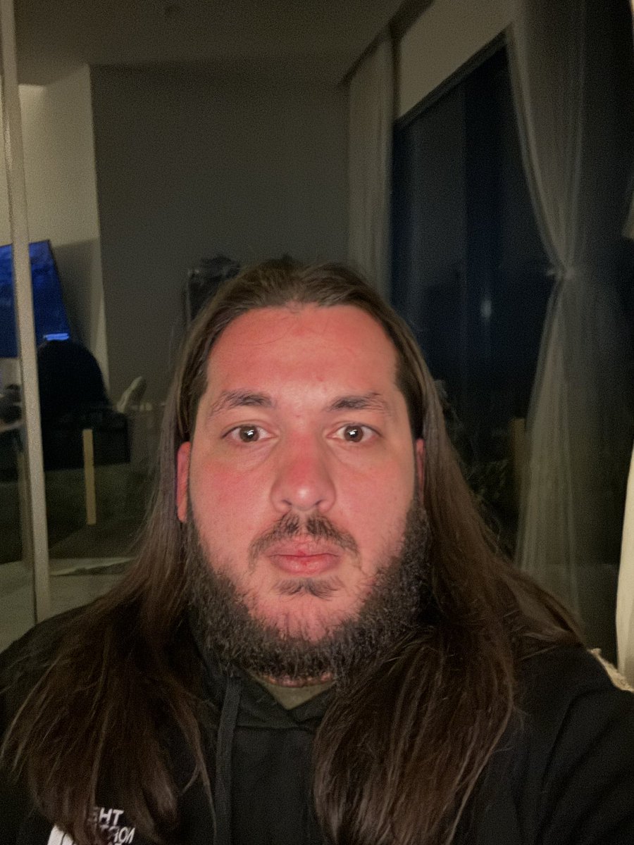 JLTomy's tweet image. Je pleur de rire c’est quoi ce bronzage de golmon