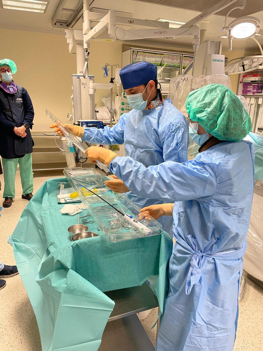 AndreV_Monteiro's tweet photo. Good day for our Cardiology team in Hospital do Divino Espirito Santo - Azores: First implants in Portugal of leadless pacemaker micra VR 2 and AV 2 . New generation of leadless pacing technology - better longevity and AV sinchrony ! #micraAV2 Medtronic https://t.co/JdXKR2JxDb
