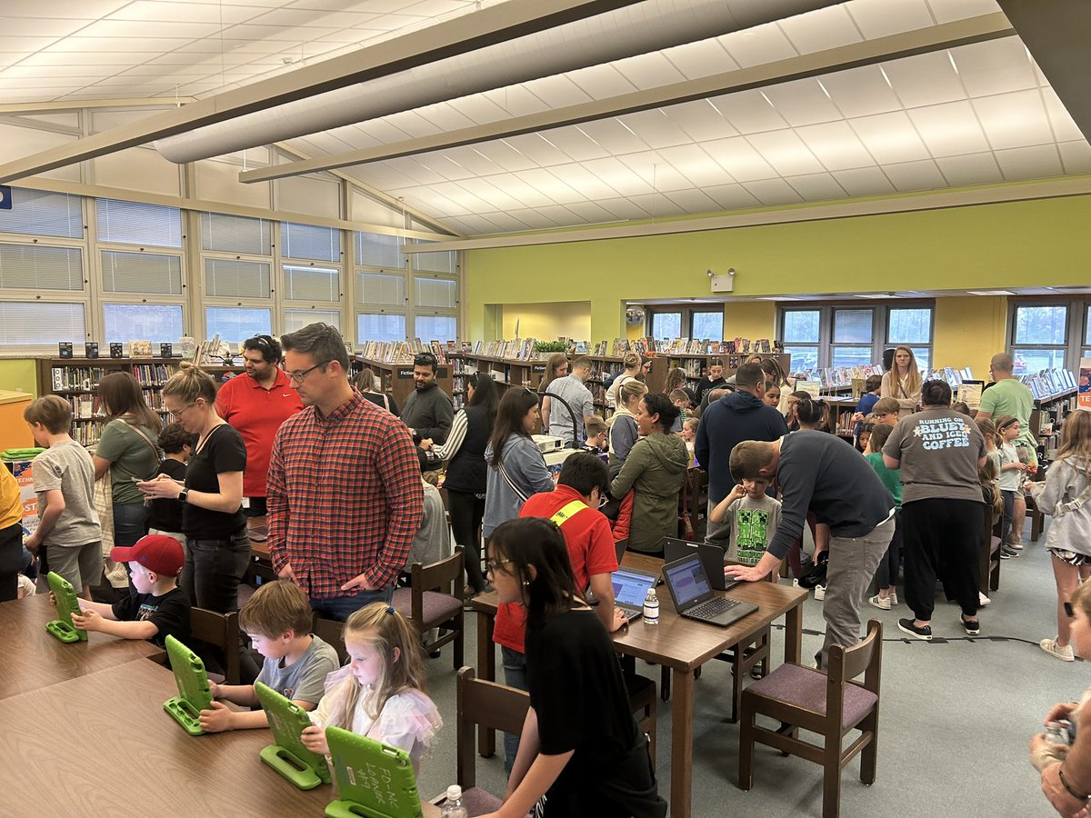 Scratch &amp; mTiny &amp; Squishy Circuits…oh my! What a fun filled technology night <a href="/BarleySheafFRSD/">Barley Sheaf</a> thanks to @AttiyahFRSD and @rlosanno! <a href="/FlemRarSchools/">FlemRarSchools</a>
