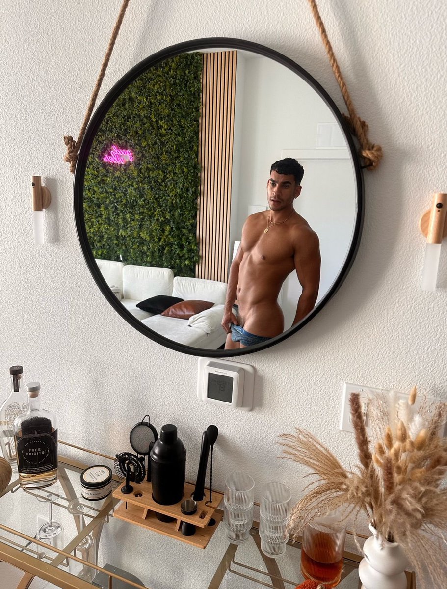 an oldie but goodie 😝 onlyfans.com/guapoboy/c6