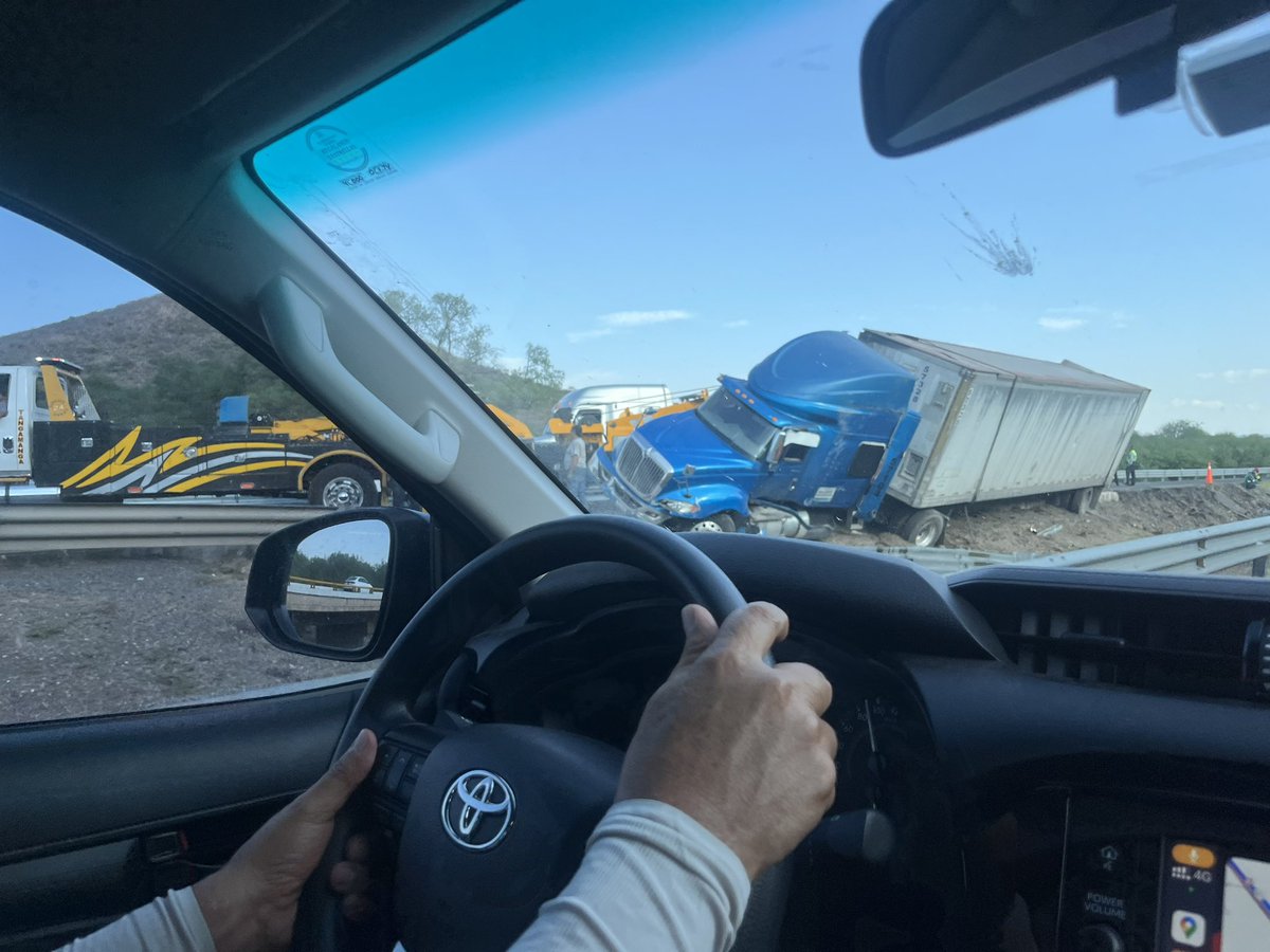 vaisork's tweet photo. @Monitoreovial20 @GN_Carreteras @CNAC_GN Por 14 km https://t.co/K4Fk4rBKMV