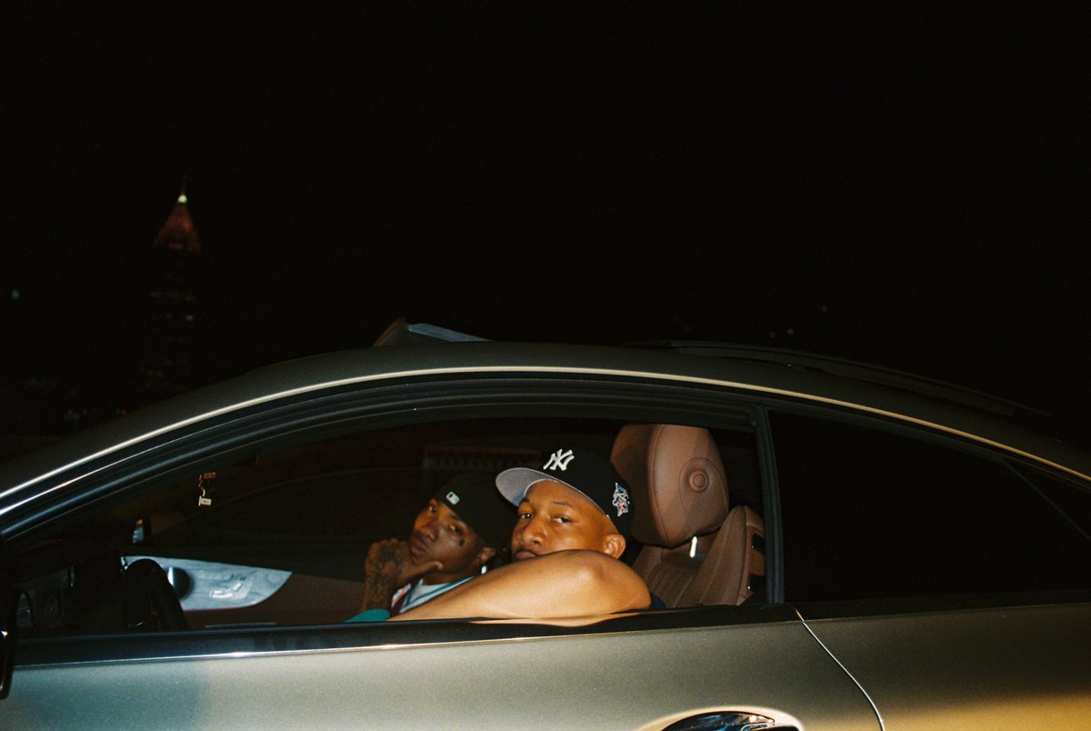 Jiggs285's tweet image. "God don't like ugly, but he gots to love HUNGRY" 🦍🦍 #GangstaPartyVideoTOMORROW #BellyOfTheBeastOTW ♨️

📸: @kxsta