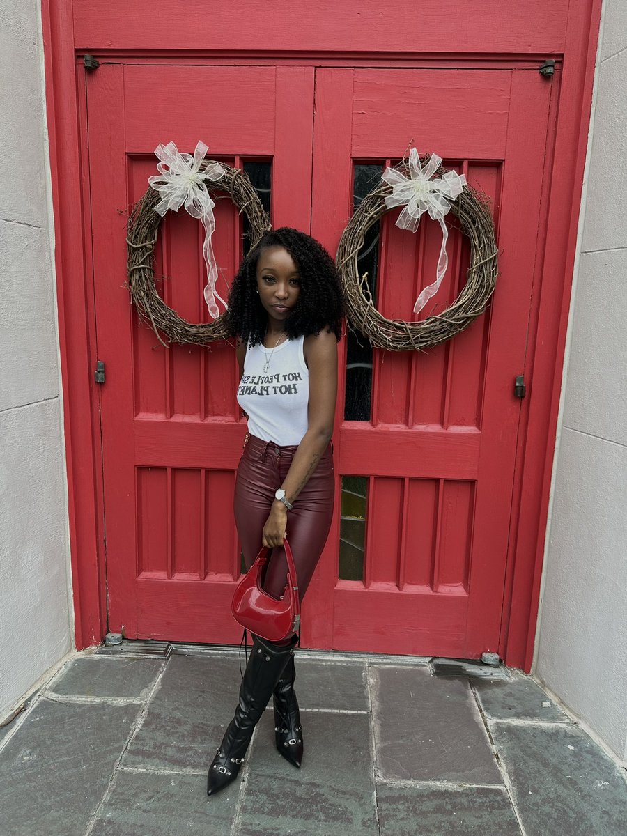 alexkkarin's tweet photo. #msaintgoing #nomunyunnofunyun #imreallyher #alwayspopoutflyandisappear #iloveallbadbitches https://t.co/fp0ssrQDzH