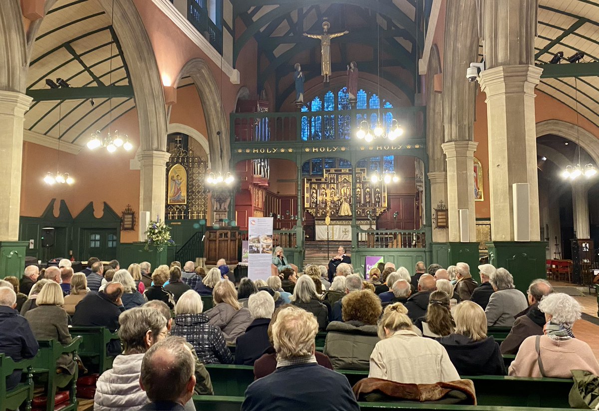 Great to see a full house @StMichaelsW4 for @thatjanravens + @JonnyMaitland in final 2024 @UppeRoomOrg #WinterLecture
