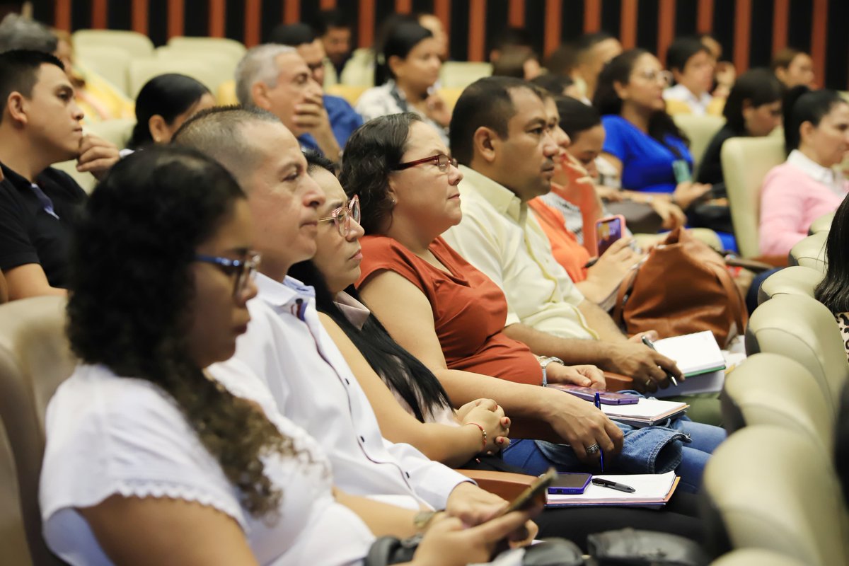 control_cali's tweet photo. Servidores públicos y contratistas de la @AlcaldiaDeCali participaron en la jornada Asesoría y Acompañamiento en Planes de Mejoramiento.
Así @control_cali promueve la cultura de control para lograr objetivos institucionales en la gestión de planes orientados a la mejora continua. https://t.co/LHsH7BLqXD