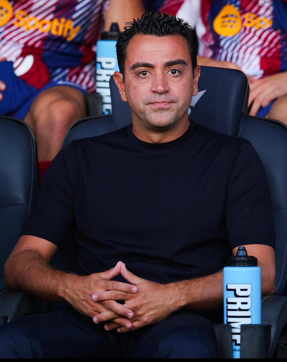 Xavi como DT del Barça: 1 Liga 🏆 1 Supercopa España 🏆 Está en el club desde noviembre de 2021.